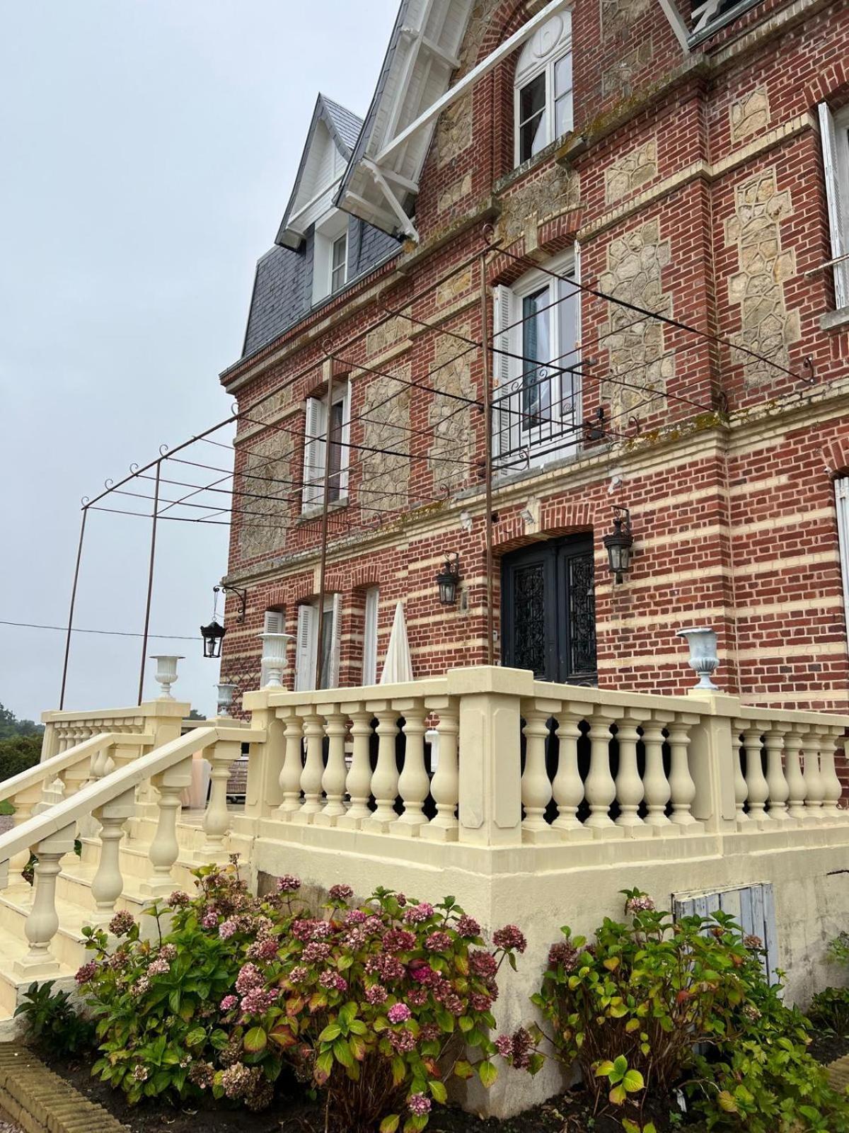 Norrey-en-Auge Le Manoir De La Baronnieヴィラ エクステリア 写真