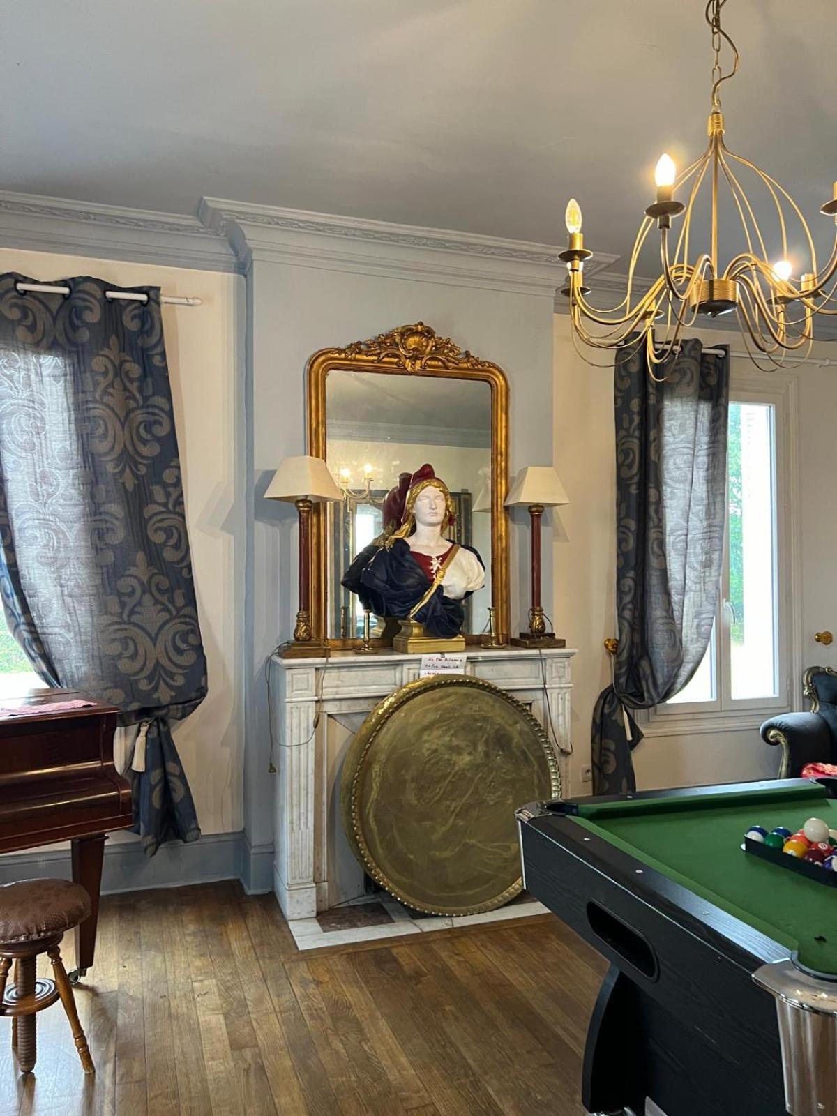 Norrey-en-Auge Le Manoir De La Baronnieヴィラ エクステリア 写真